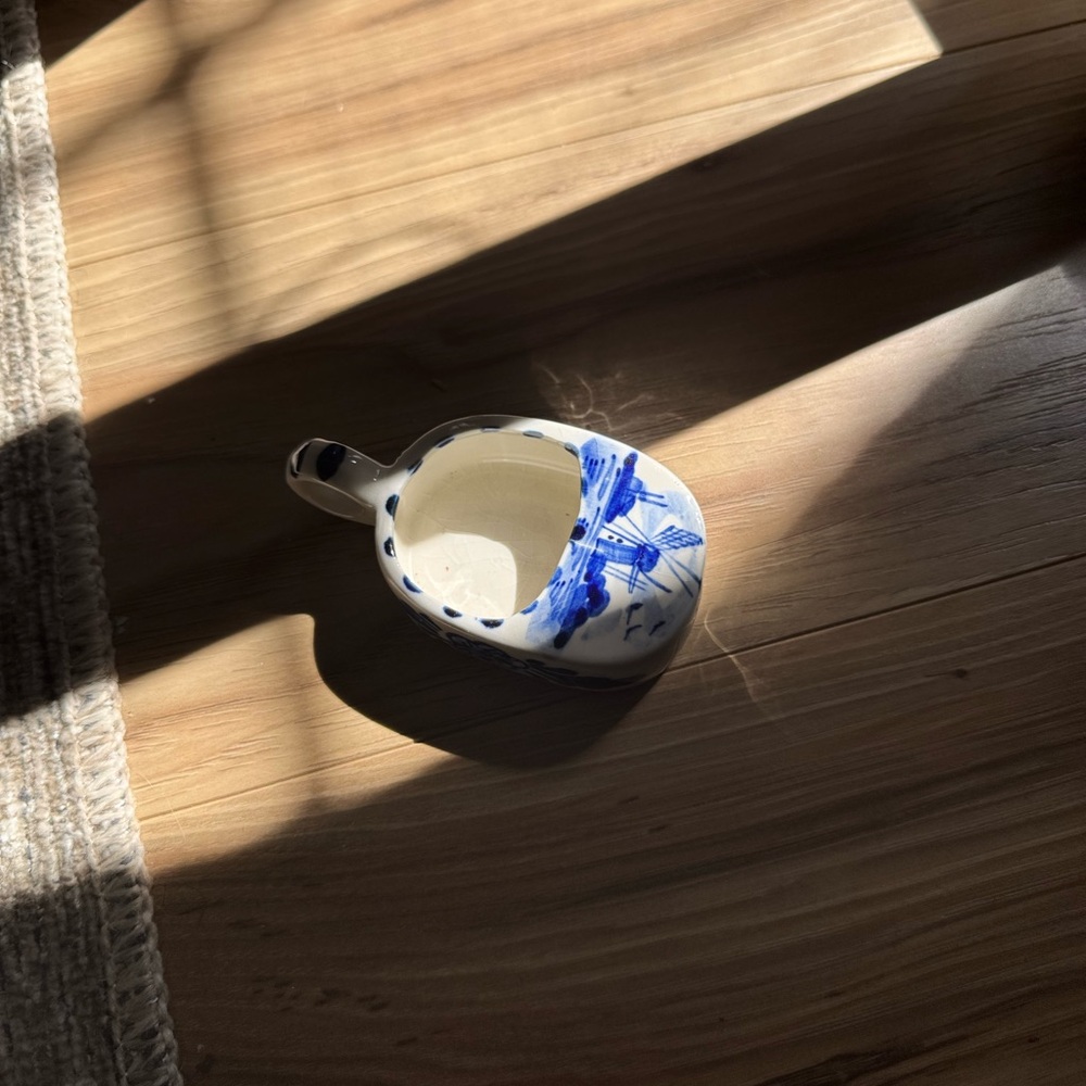 dutch blue and white ceramic tea light holder